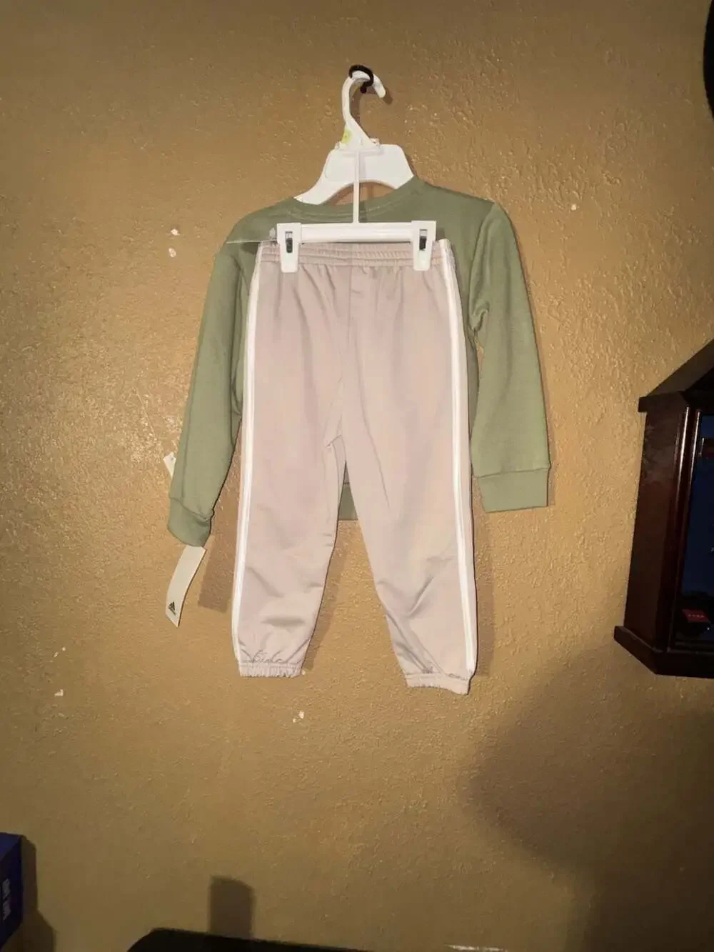 Adidas Boys 2-Piece Sweatshirt and Jogger Tracksuit Set Size 4